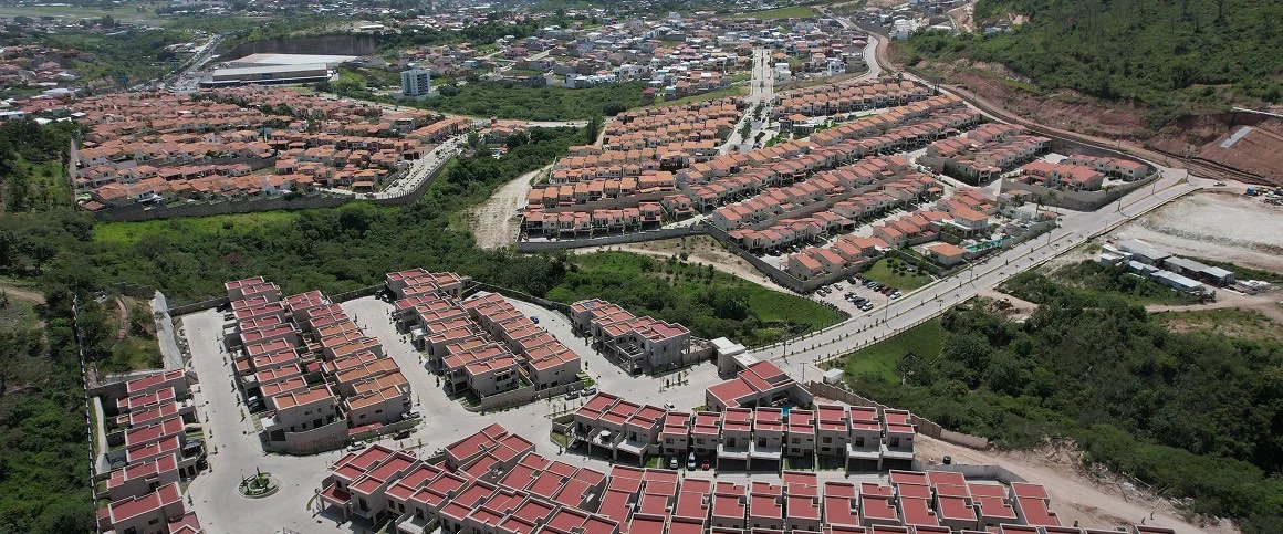 Vista aérea de las casas de Villa Los Nopales en Residencial El Sauce